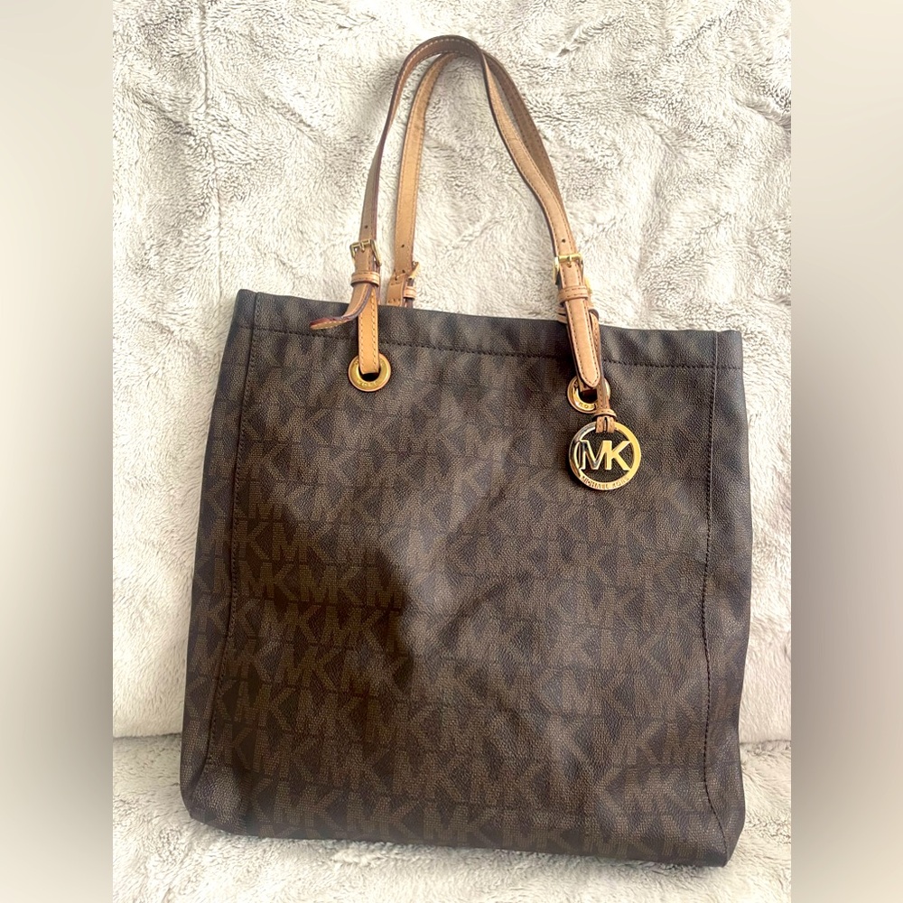 MICHAEL KORS Signature Leather Jet Set Tote